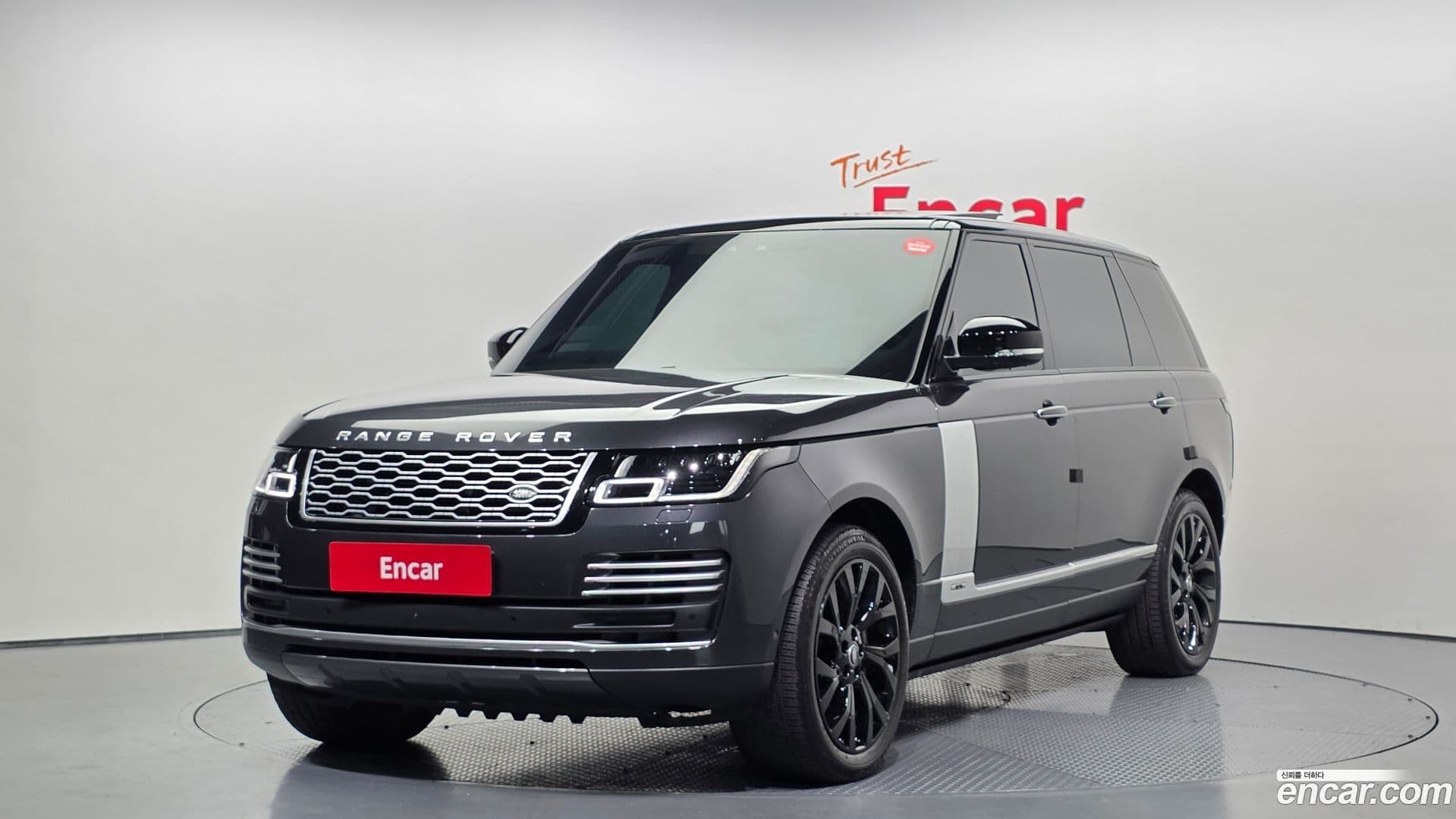 Main__Slider__Photo:Range Rover Land Rover 2019.0-0