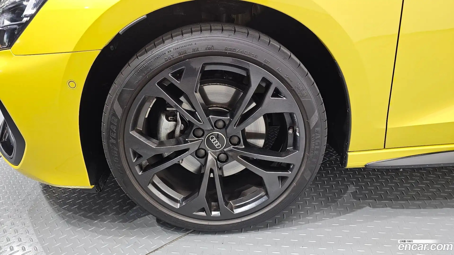 A3 Audi 2025.10-OUTER-005