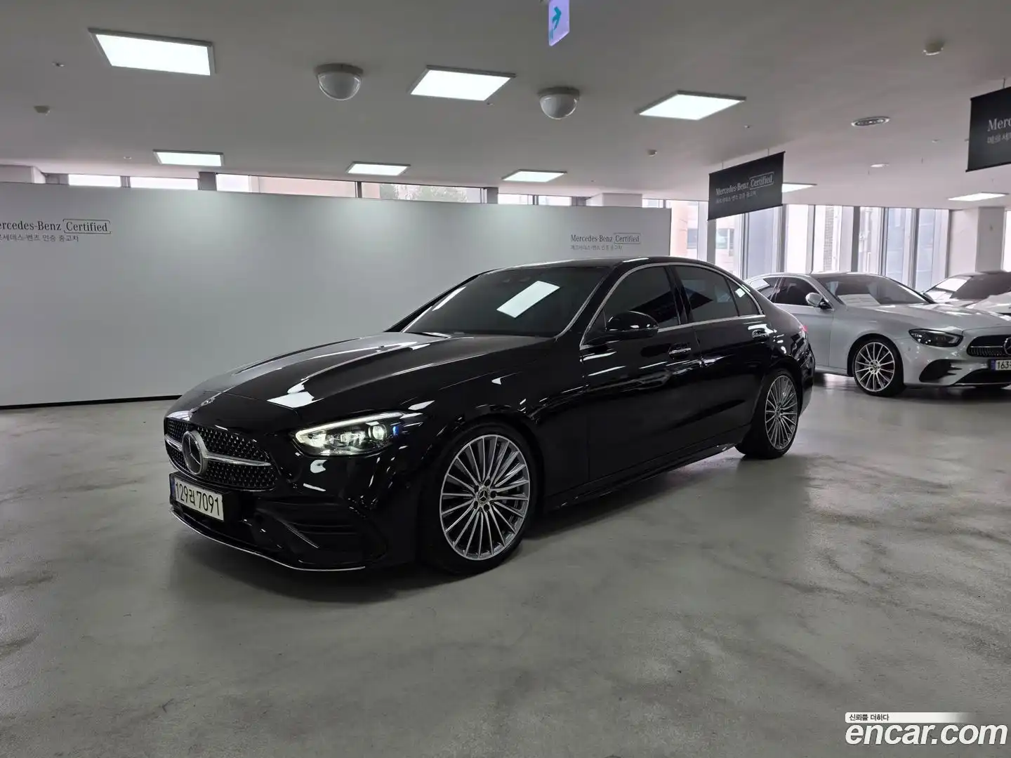 C-Class Mercedes-Benz 2023.0-OUTER-001