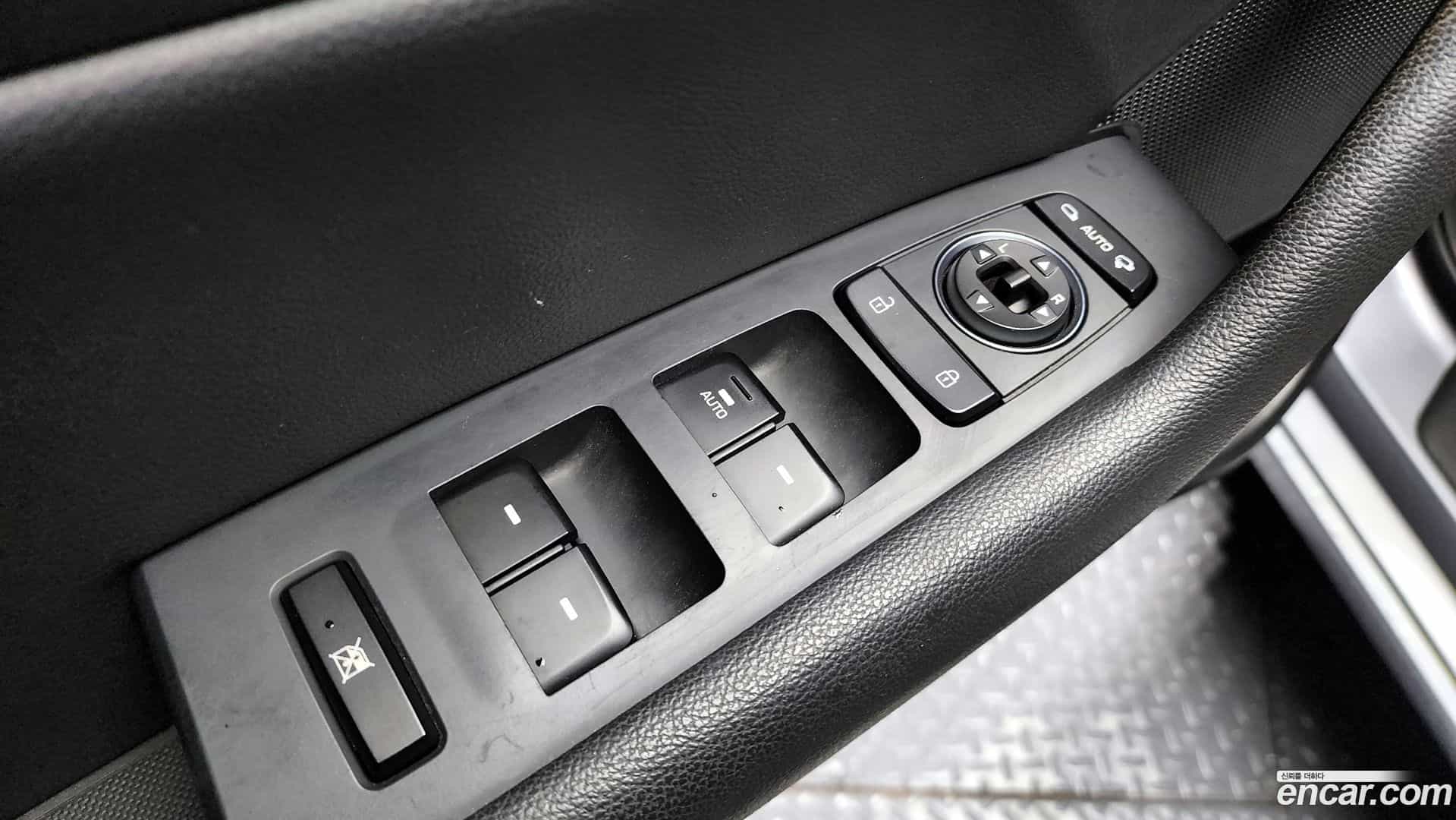 Sonata Hyundai 2016.5-OPTION-040