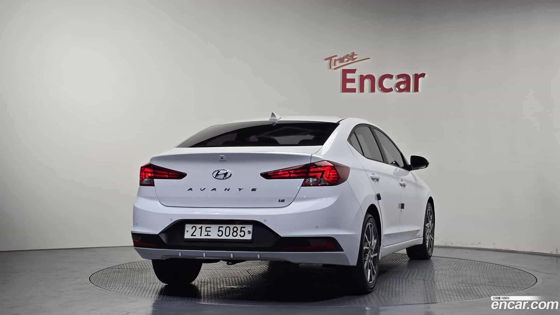 AVANTE Hyundai 2019.0-OUTER-004