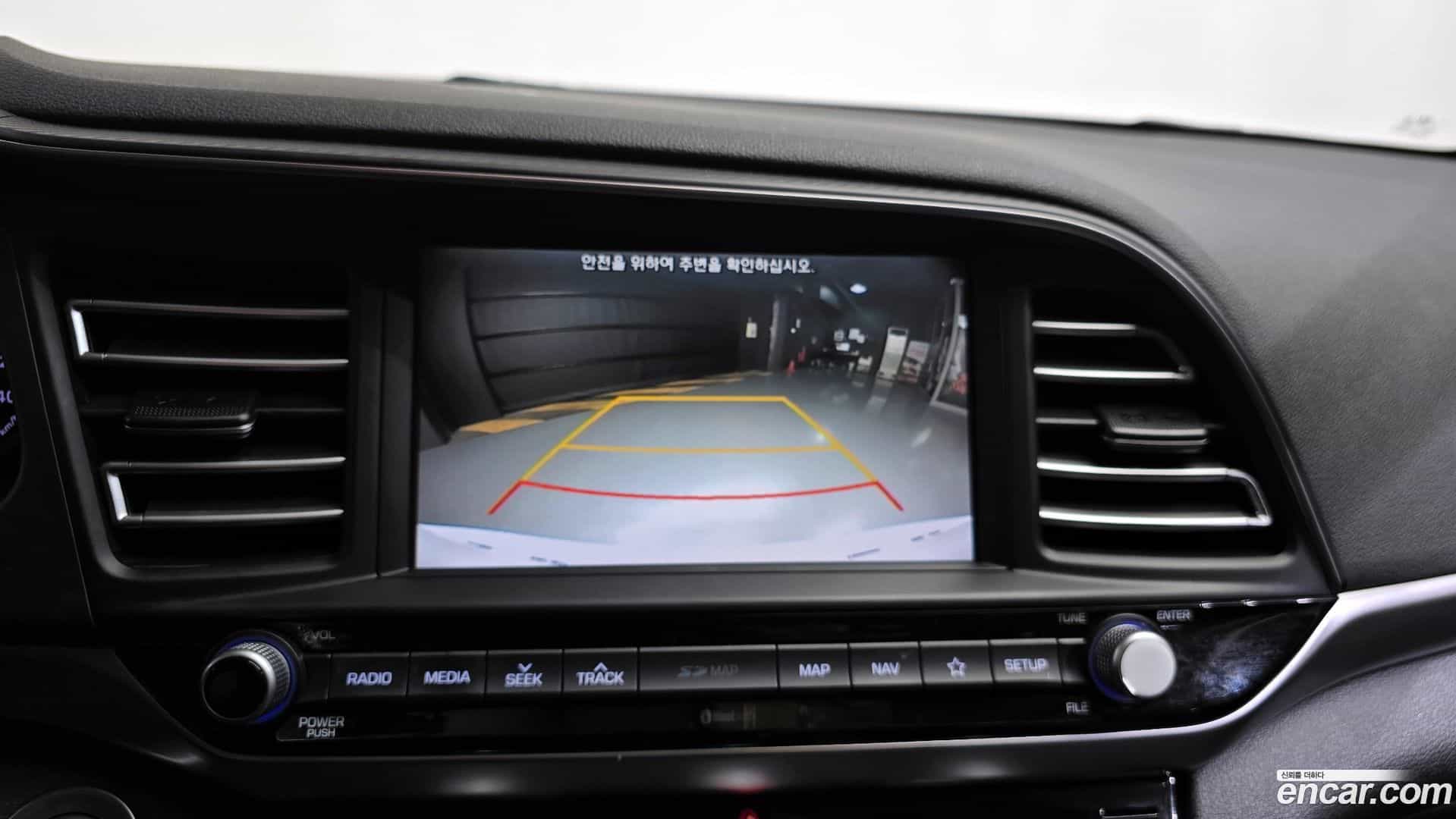 AVANTE Hyundai 2019.0-OPTION-020