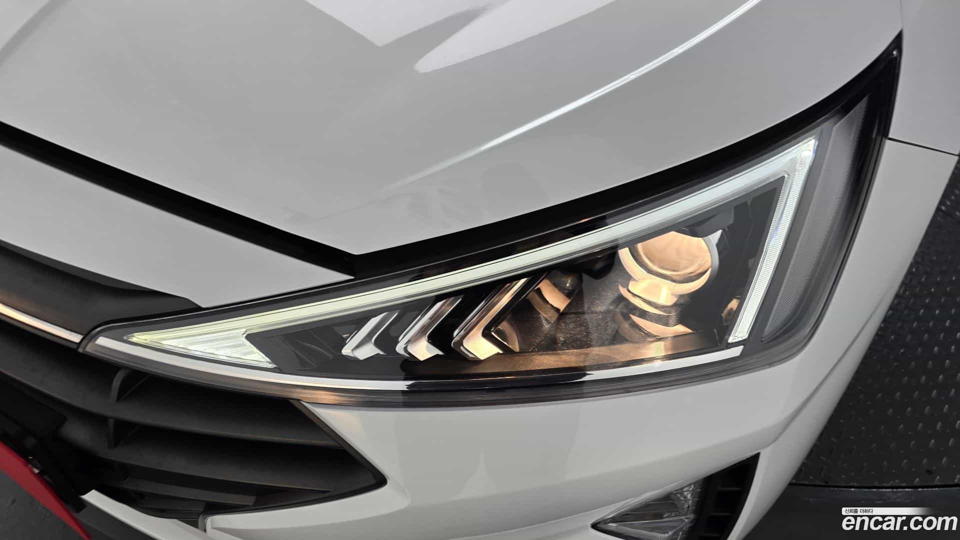 AVANTE Hyundai 2019.0-OUTER-032