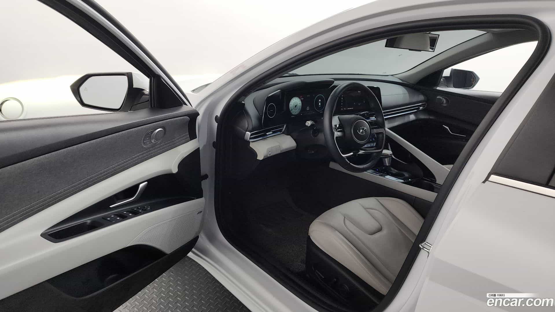 AVANTE Hyundai 2020.10-INNER-010