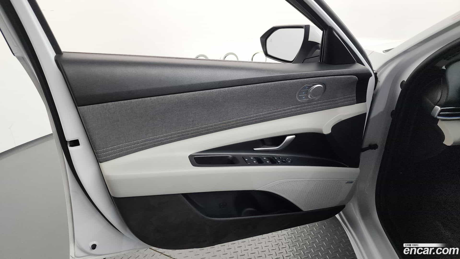 AVANTE Hyundai 2020.10-INNER-034