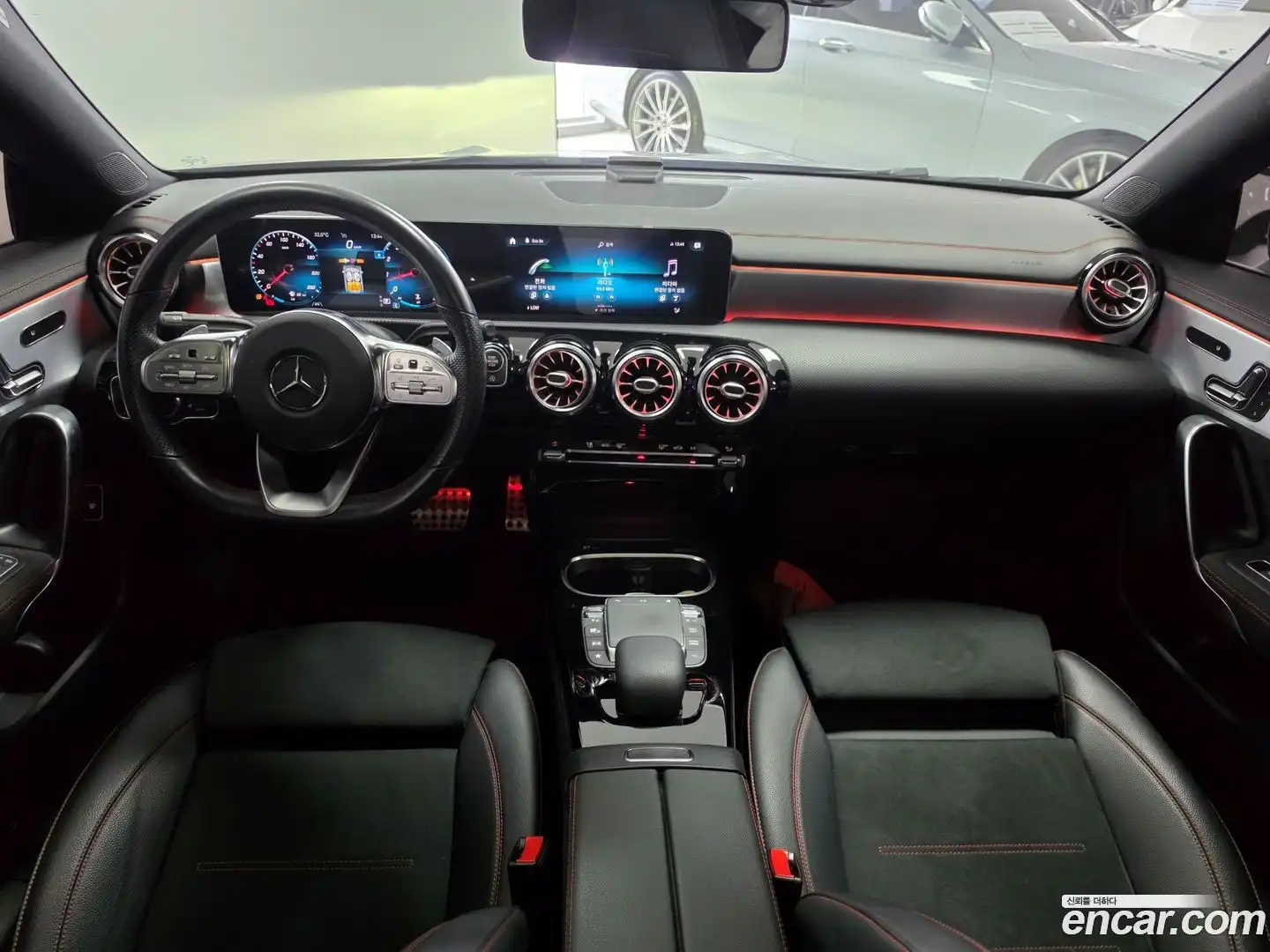 CLA-Class Mercedes-Benz 2020.2-INNER-007