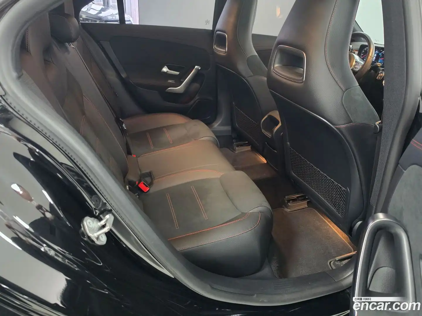 CLA-Class Mercedes-Benz 2020.2-INNER-010