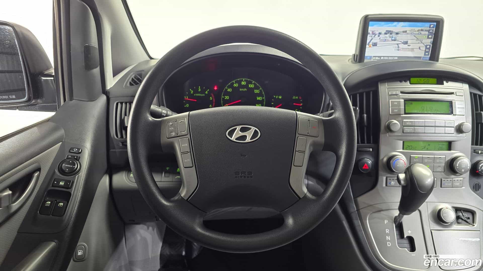 Starex Hyundai 2015.6-OPTION-017