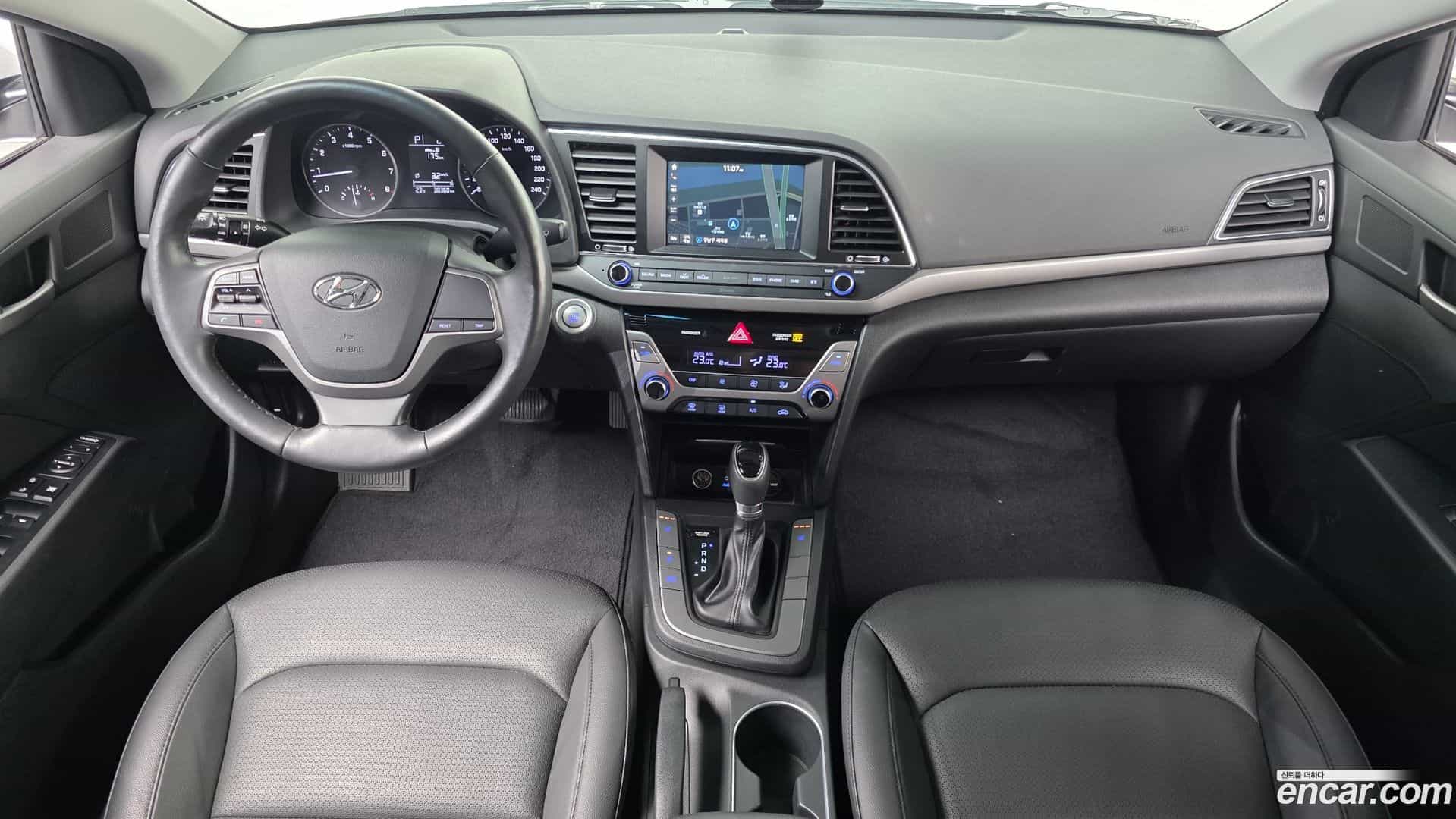AVANTE Hyundai 2016.11-INNER-007
