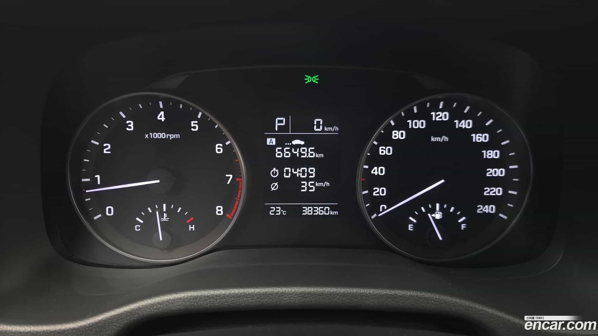 AVANTE Hyundai 2016.11-INNER-008