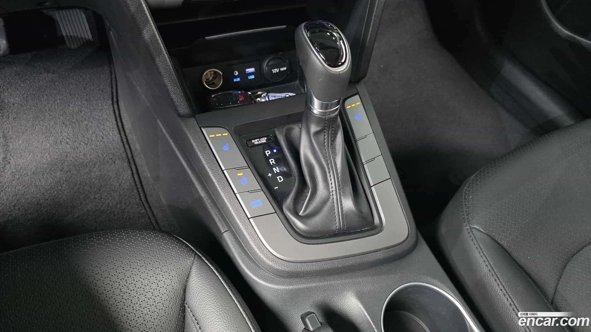 AVANTE Hyundai 2016.11-INNER-009