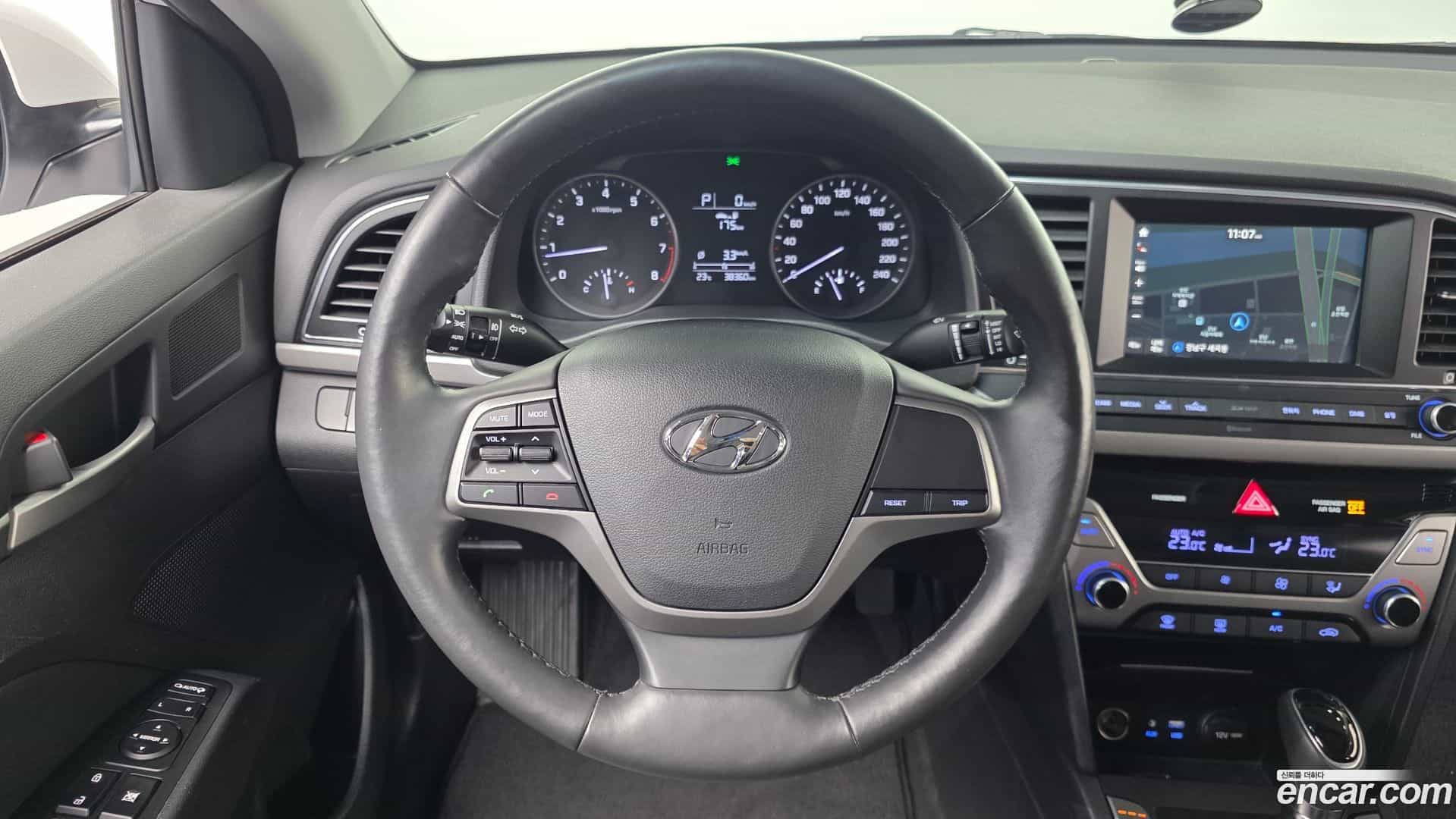 AVANTE Hyundai 2016.11-OPTION-017