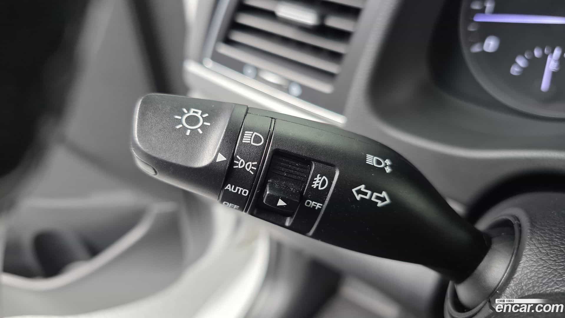 AVANTE Hyundai 2016.11-OPTION-041