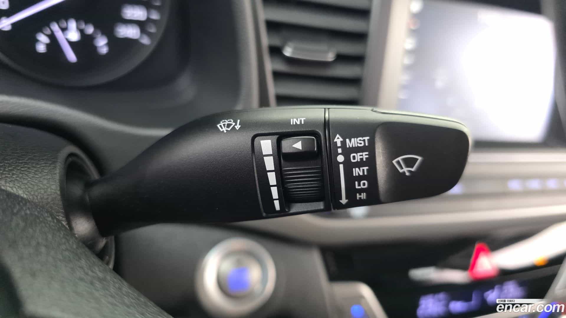AVANTE Hyundai 2016.11-OPTION-042