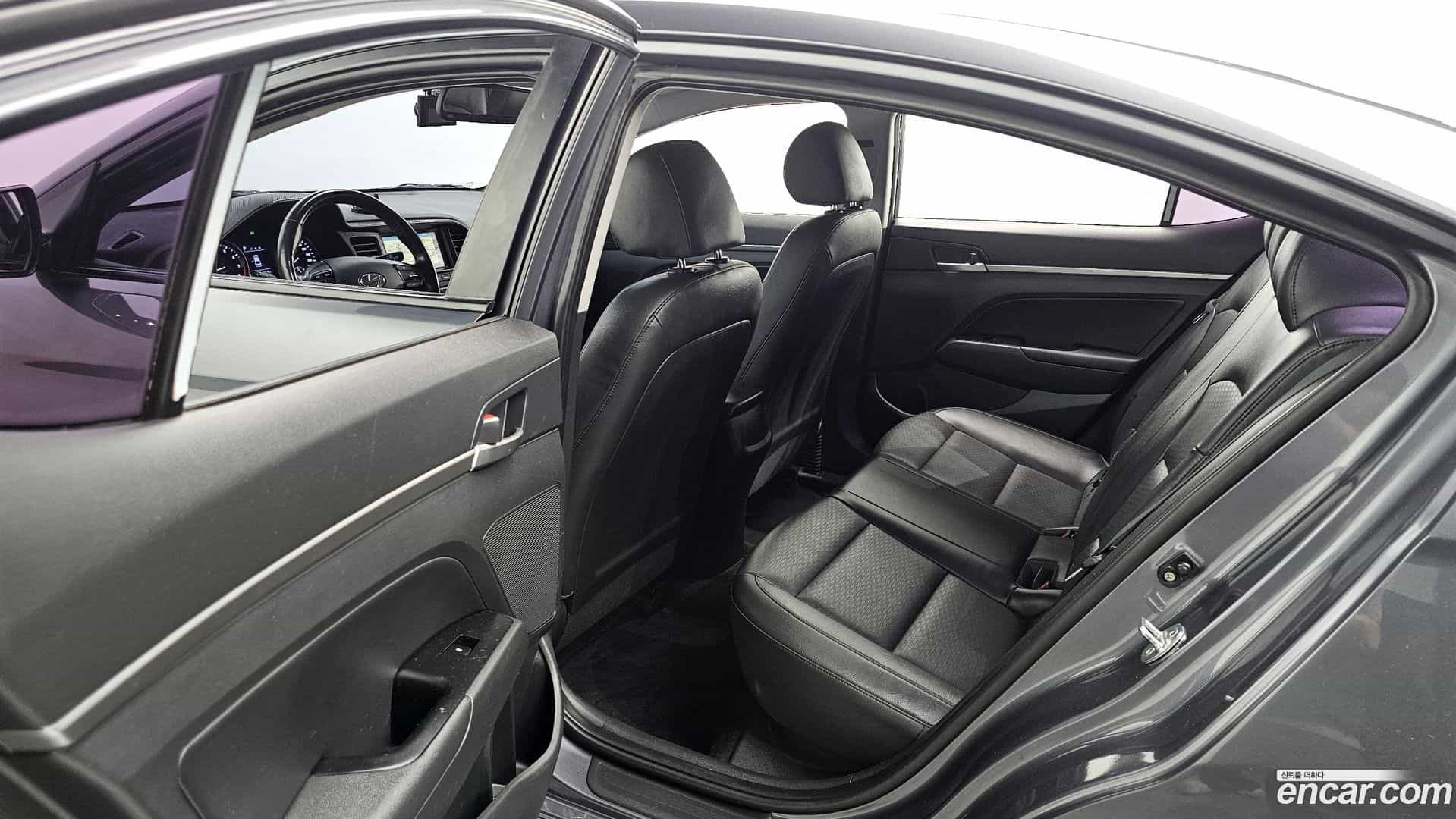 AVANTE Hyundai 2019.7-OPTION-015