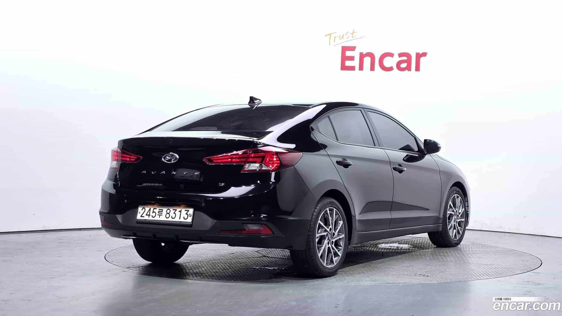 AVANTE Hyundai 2019.6-OUTER-002