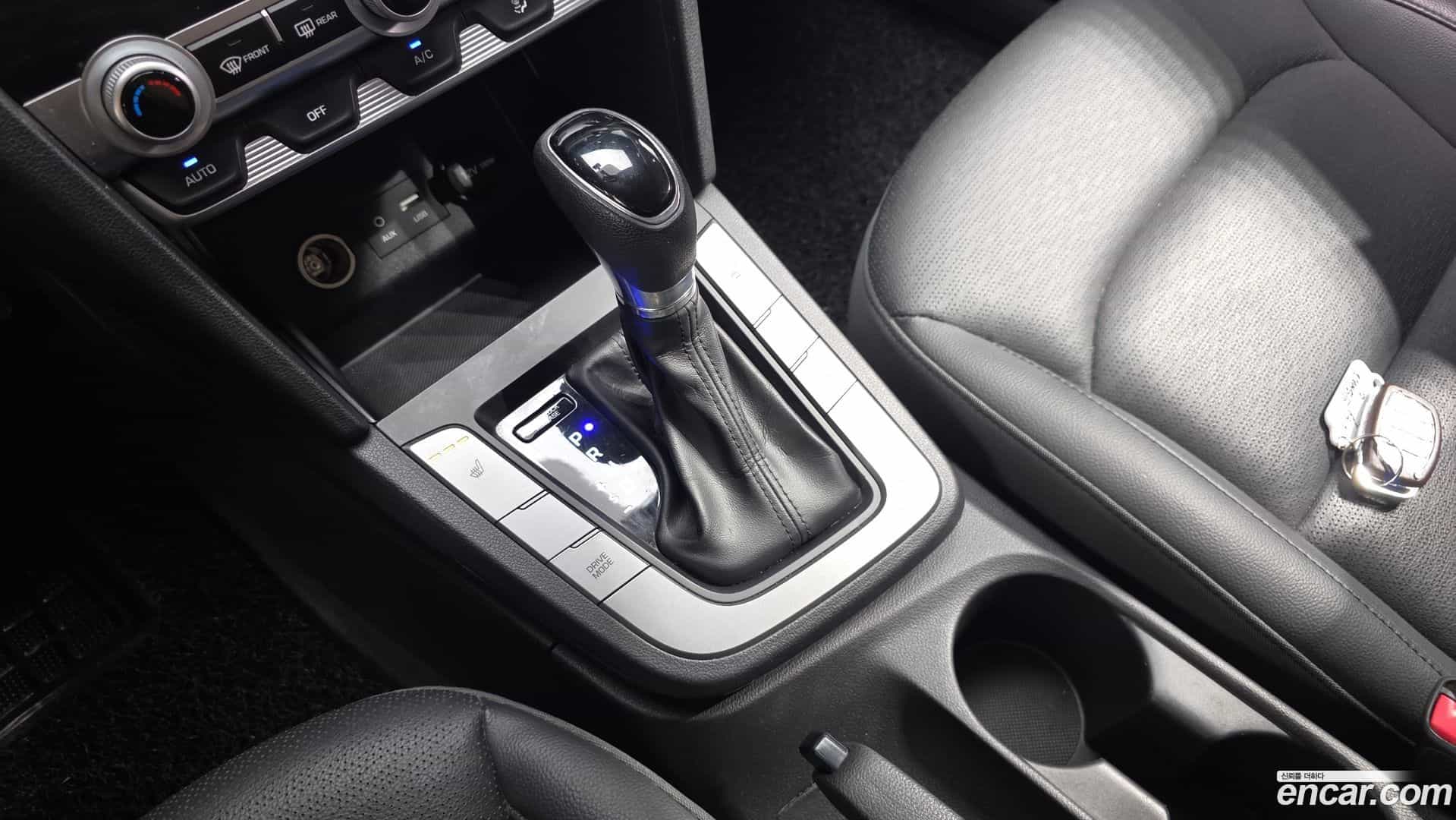 AVANTE Hyundai 2019.6-INNER-009