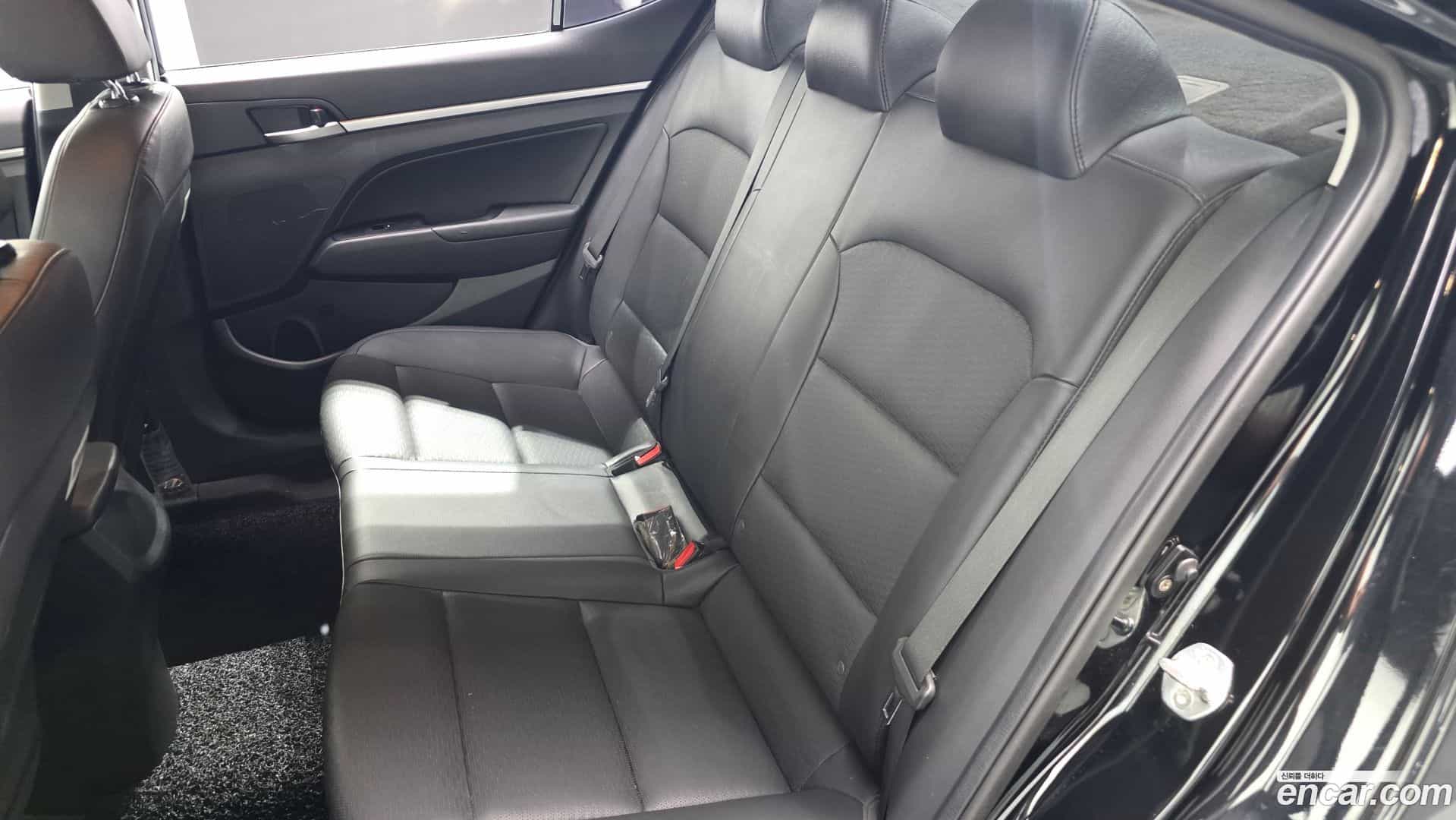 AVANTE Hyundai 2019.6-OPTION-016