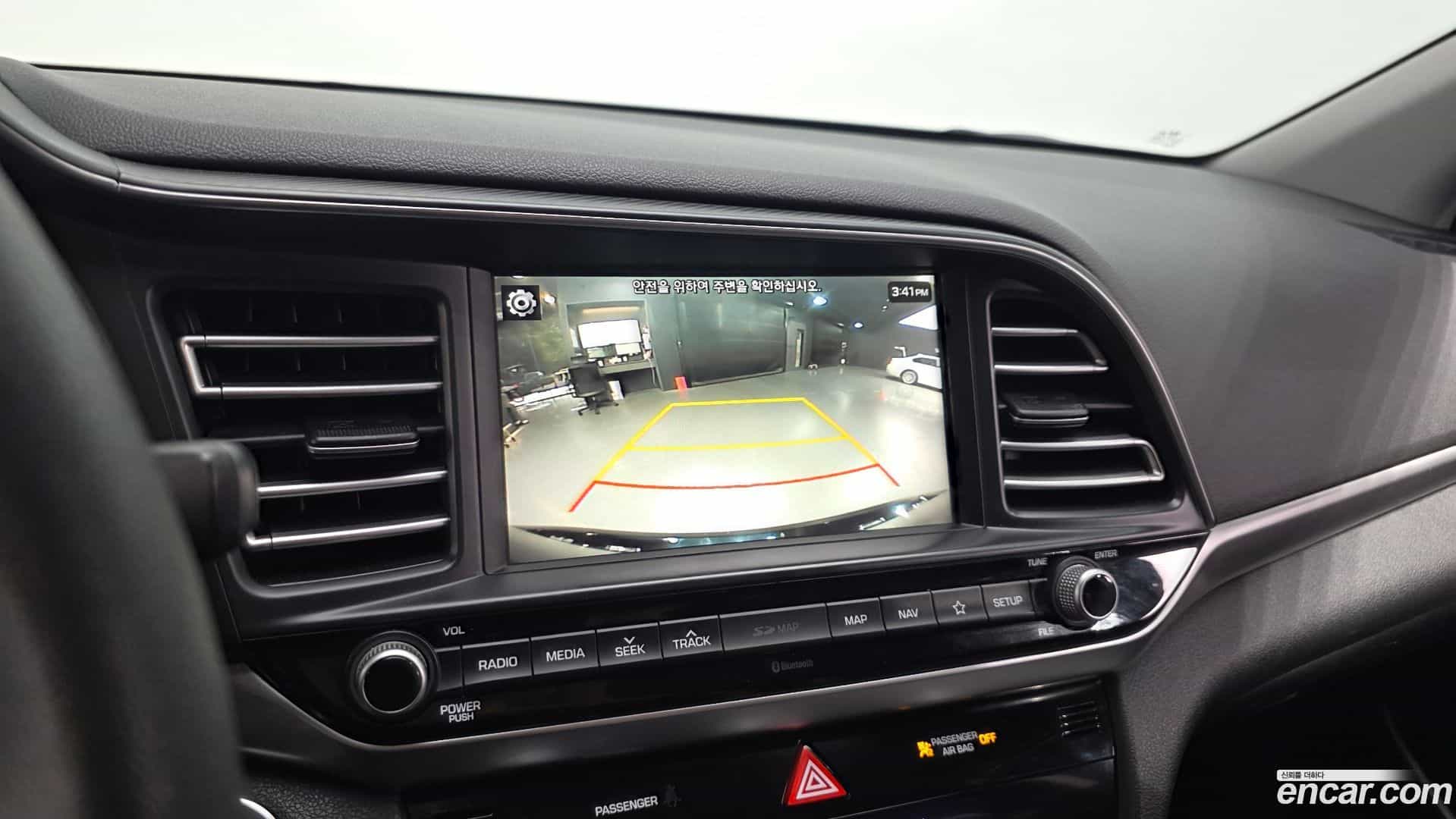 AVANTE Hyundai 2019.6-OPTION-021