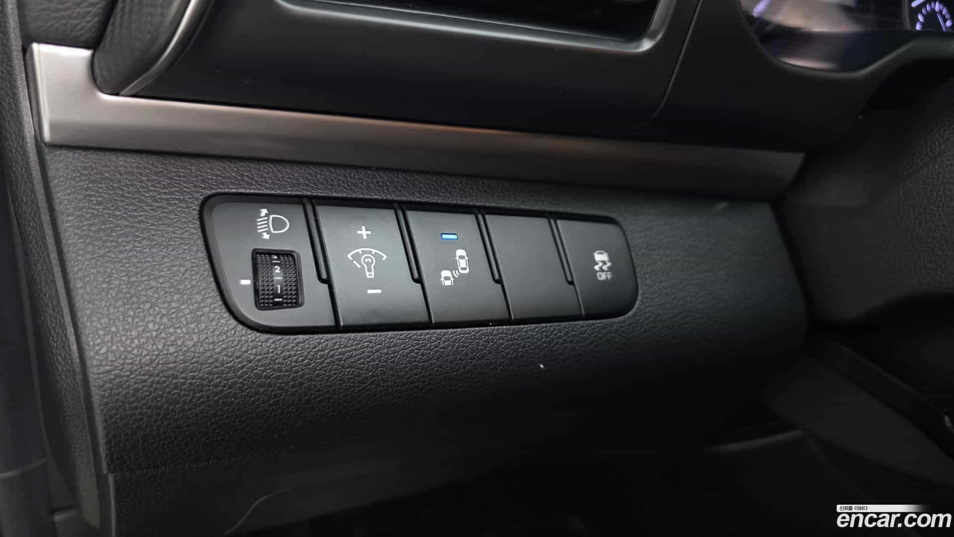 AVANTE Hyundai 2019.6-OPTION-024
