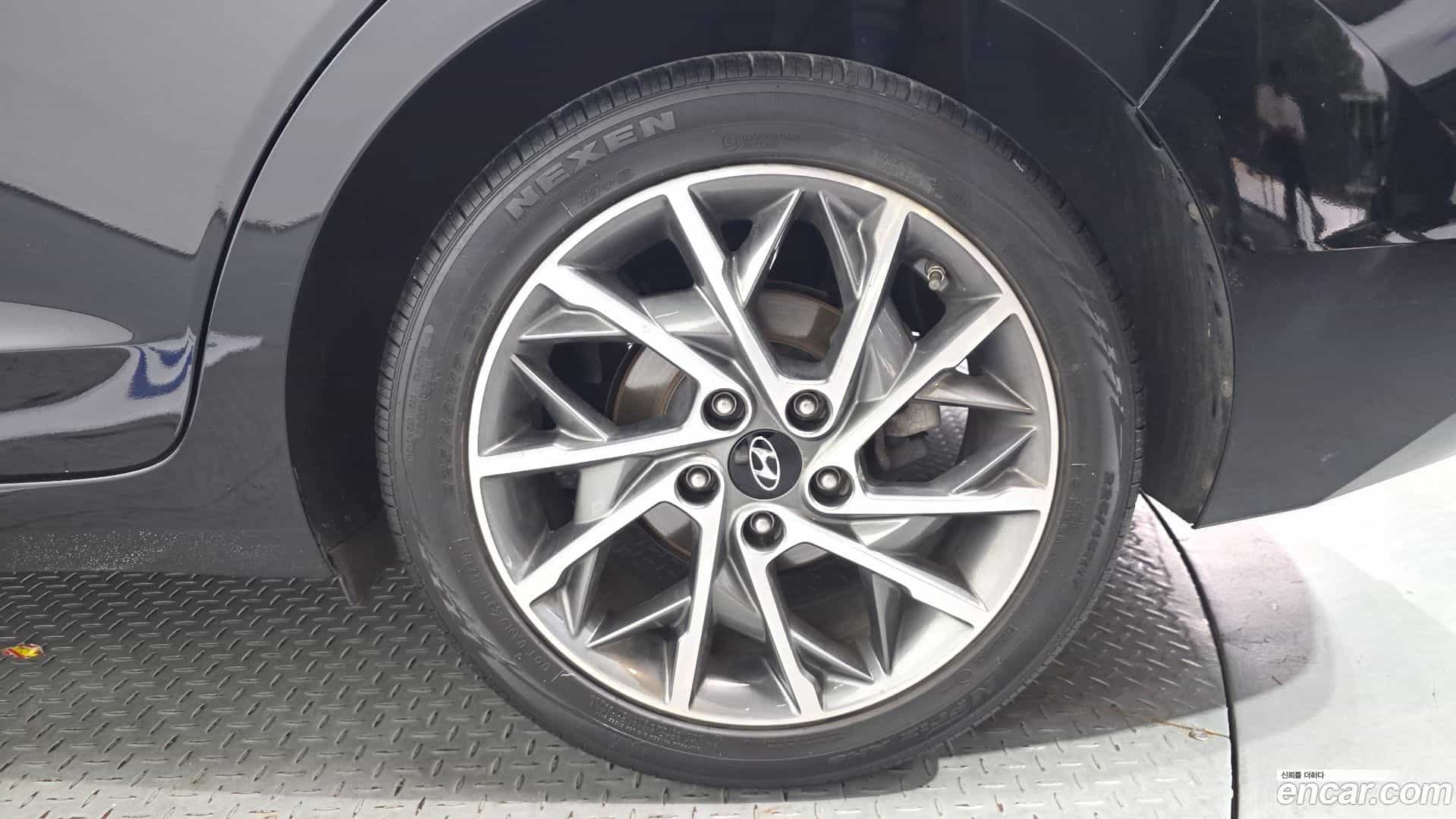 AVANTE Hyundai 2019.6-OUTER-031