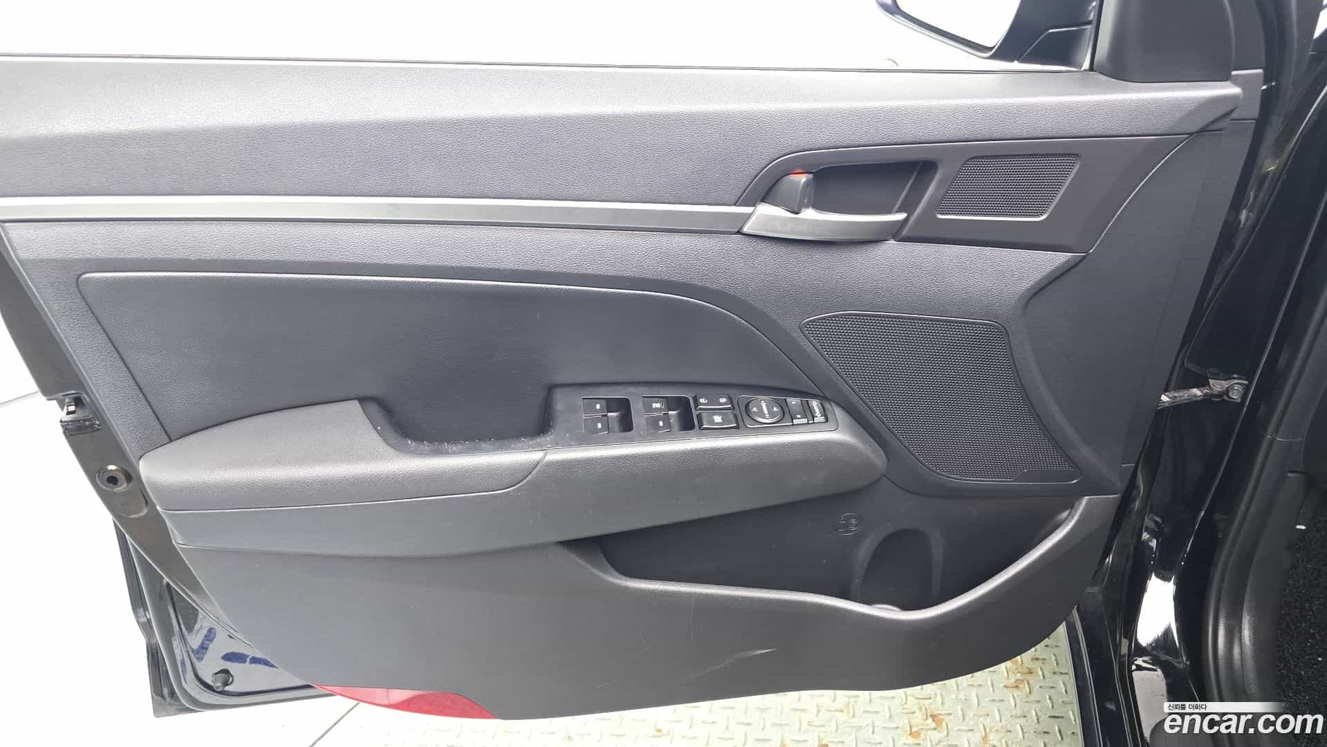 AVANTE Hyundai 2019.6-INNER-034