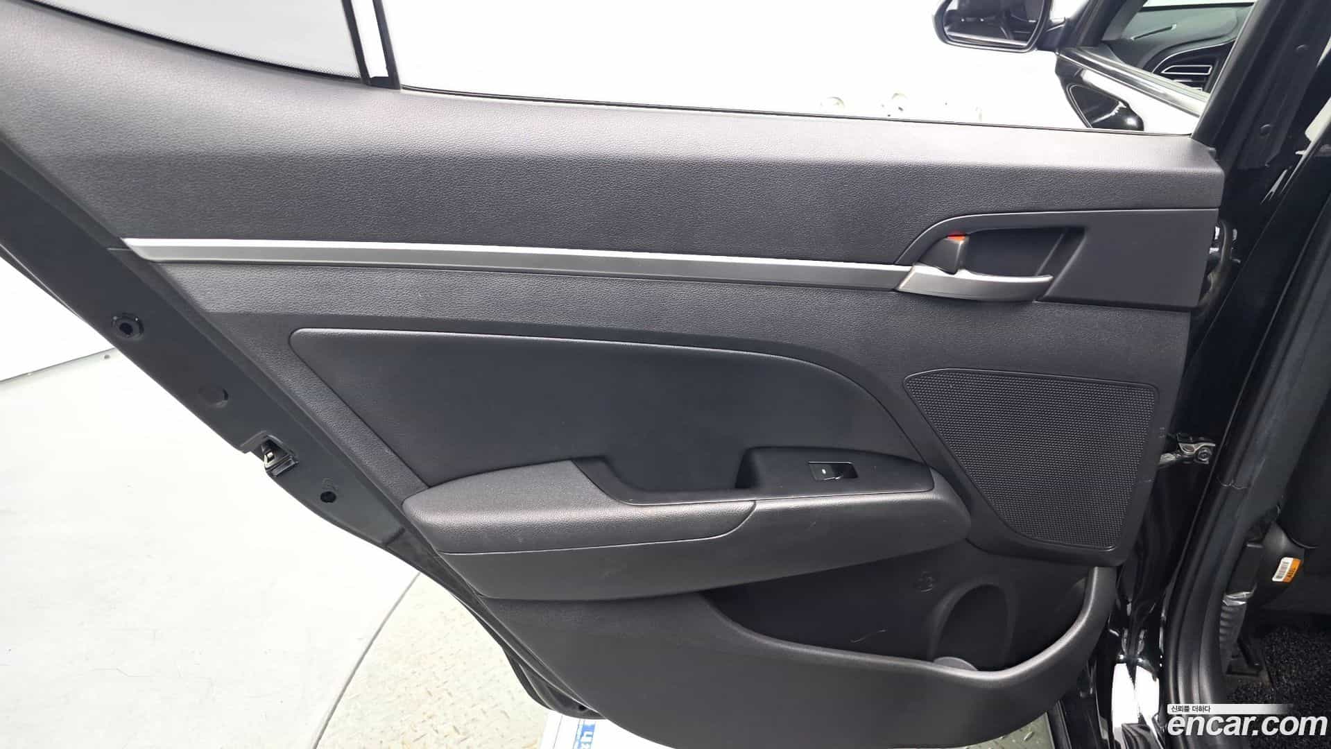 AVANTE Hyundai 2019.6-INNER-035