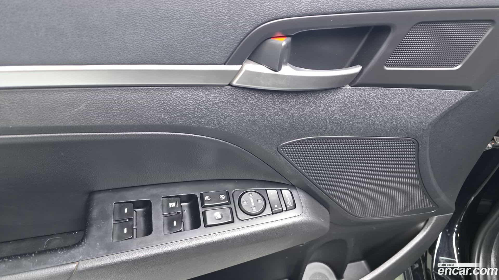 AVANTE Hyundai 2019.6-OPTION-040