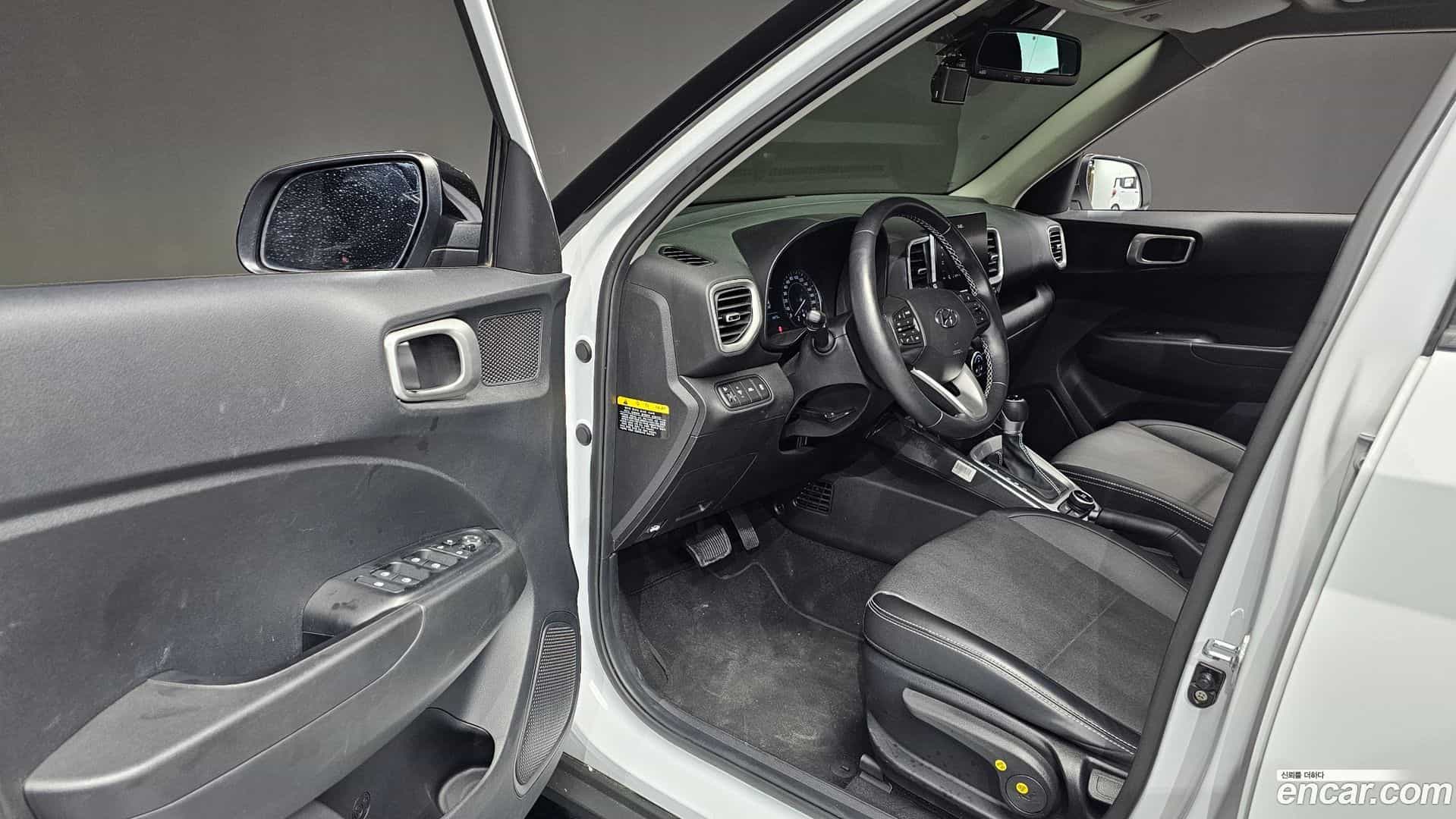 Venue Hyundai 2020.3-INNER-010