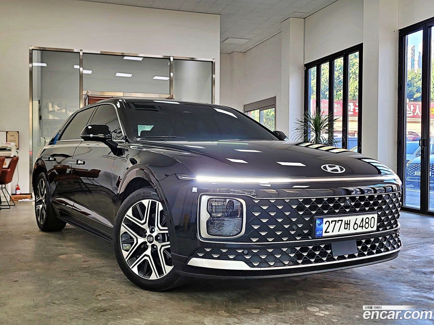 Main__Slider__Photo:Grandeur Hyundai 2023.2-0
