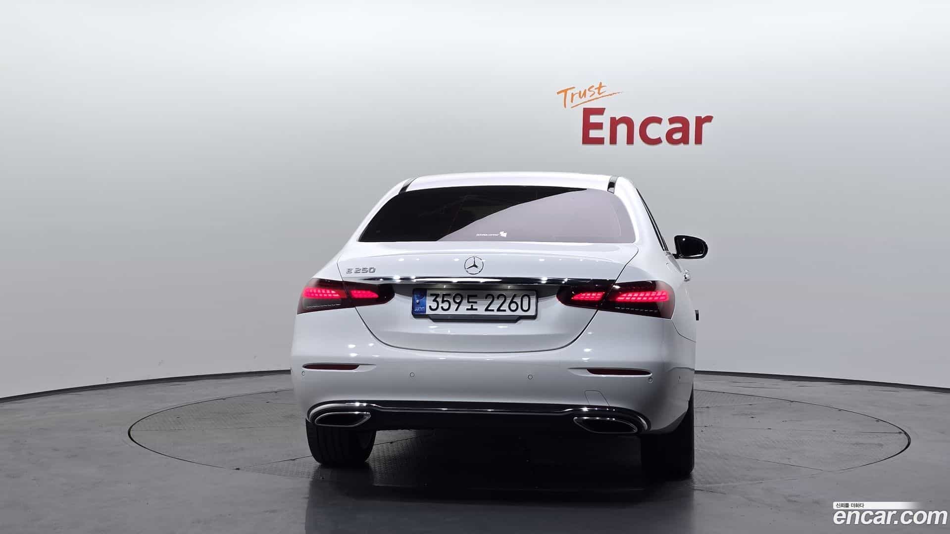 E-Class Mercedes-Benz 2022.4-OUTER-004