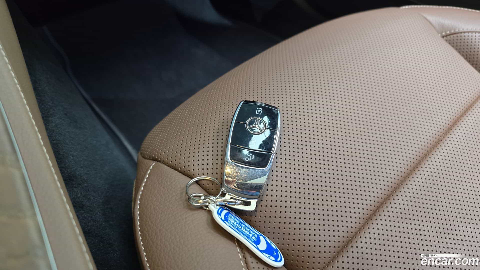 E-Class Mercedes-Benz 2022.4-OPTION-045
