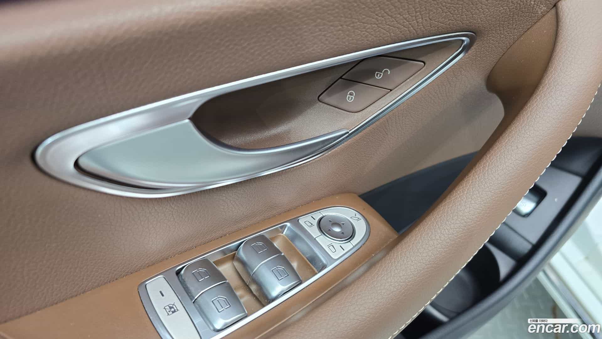 E-Class Mercedes-Benz 2022.4-OPTION-049