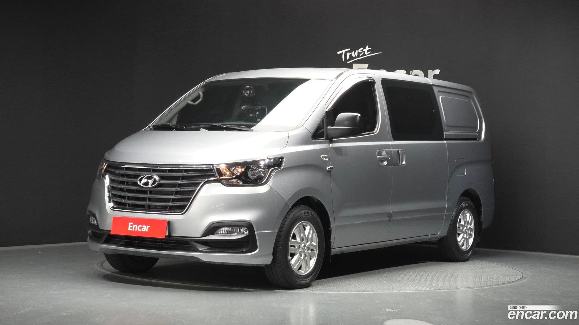 Main__Slider__Photo:Starex Hyundai 2020.8-0