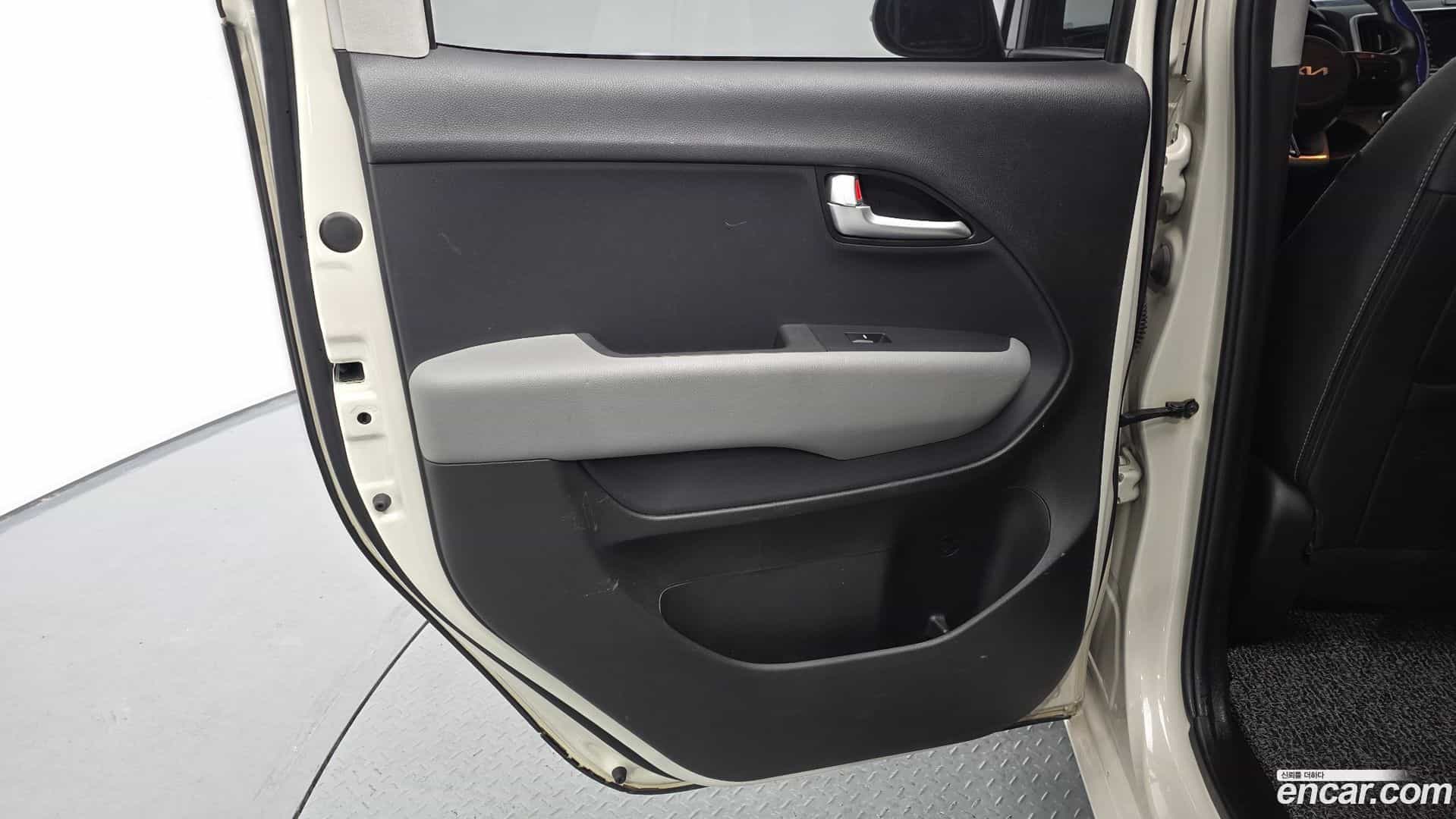 RAY Kia 2021.6-INNER-035