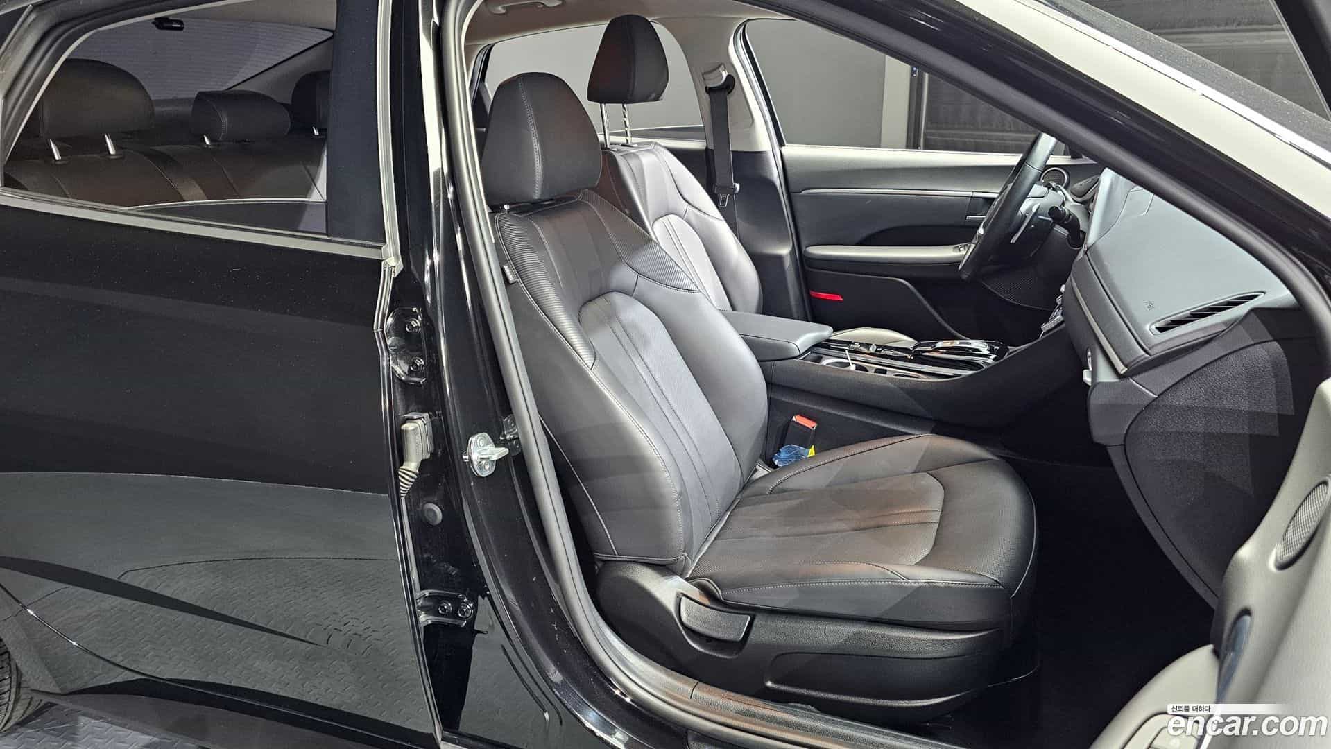 Sonata Hyundai 2021.1-INNER-036