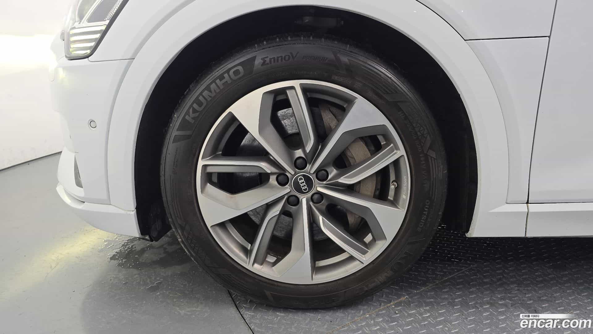 e-tron Audi 2021.10-OUTER-005