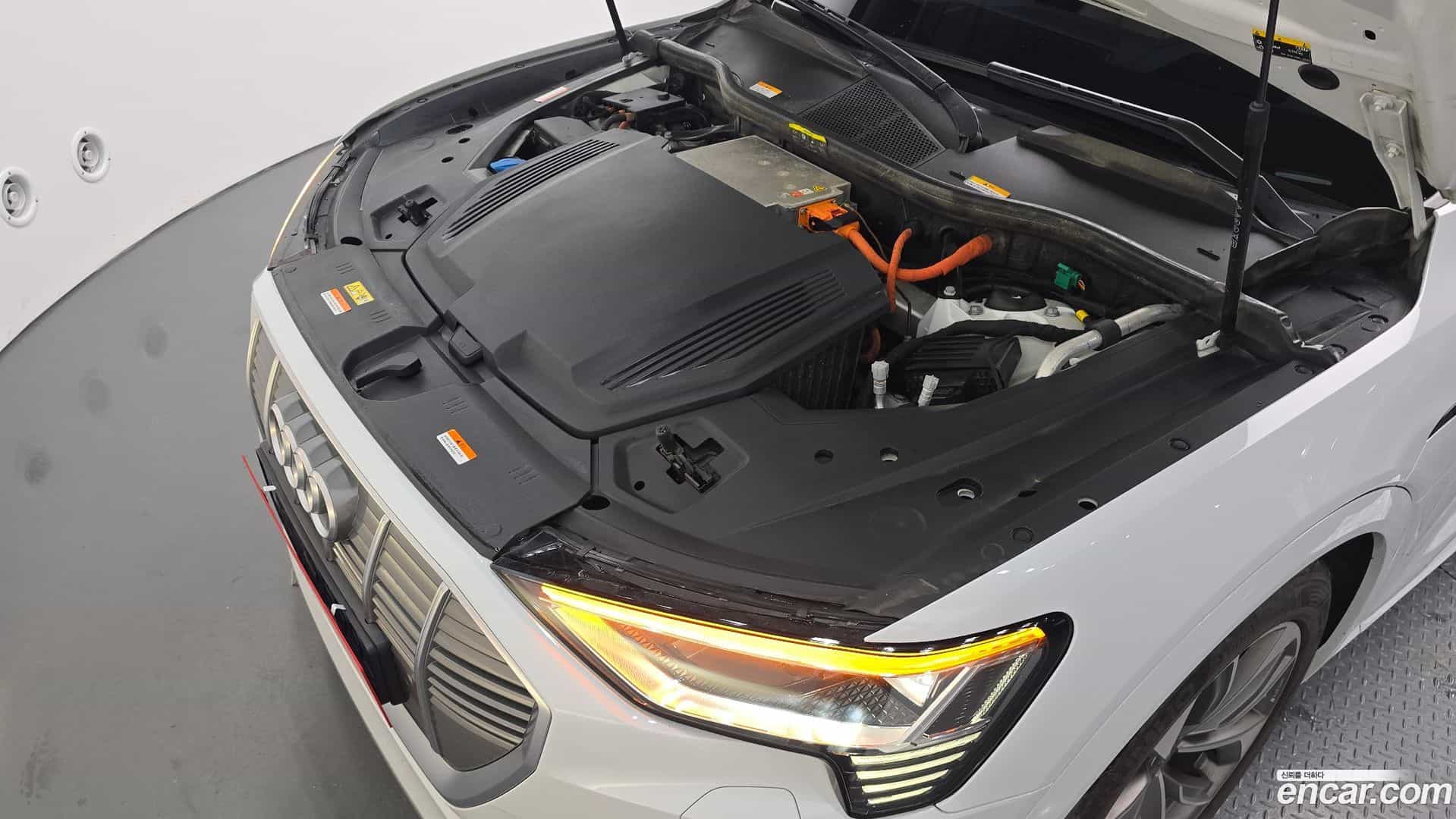 e-tron Audi 2021.10-OUTER-006