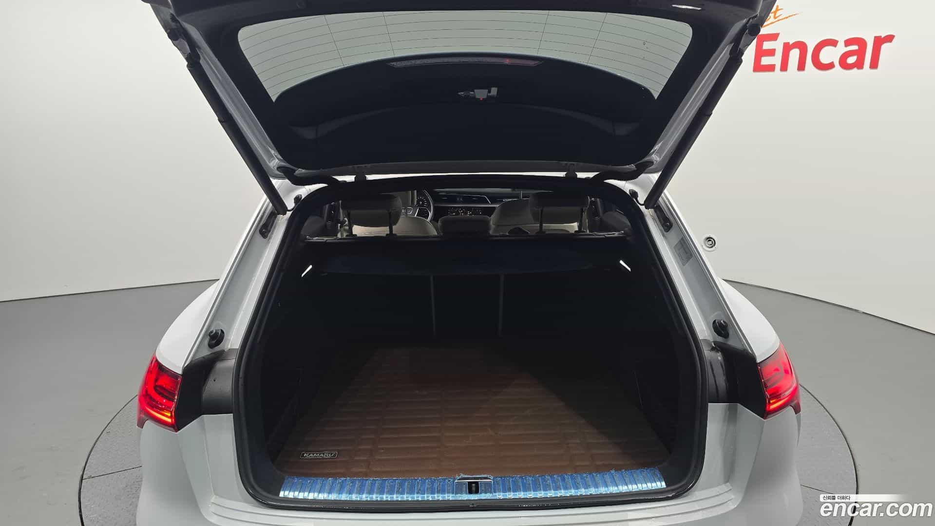 e-tron Audi 2021.10-OPTION-024