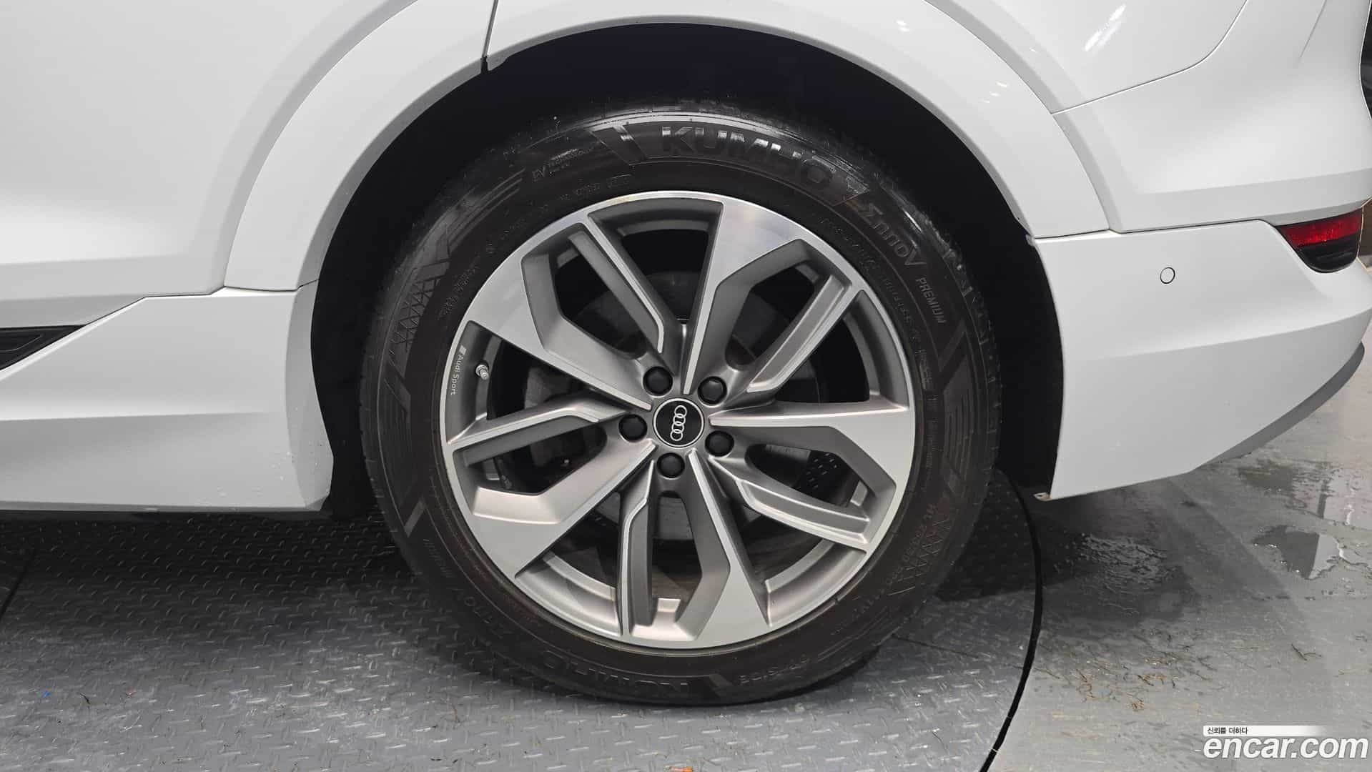 e-tron Audi 2021.10-OUTER-031