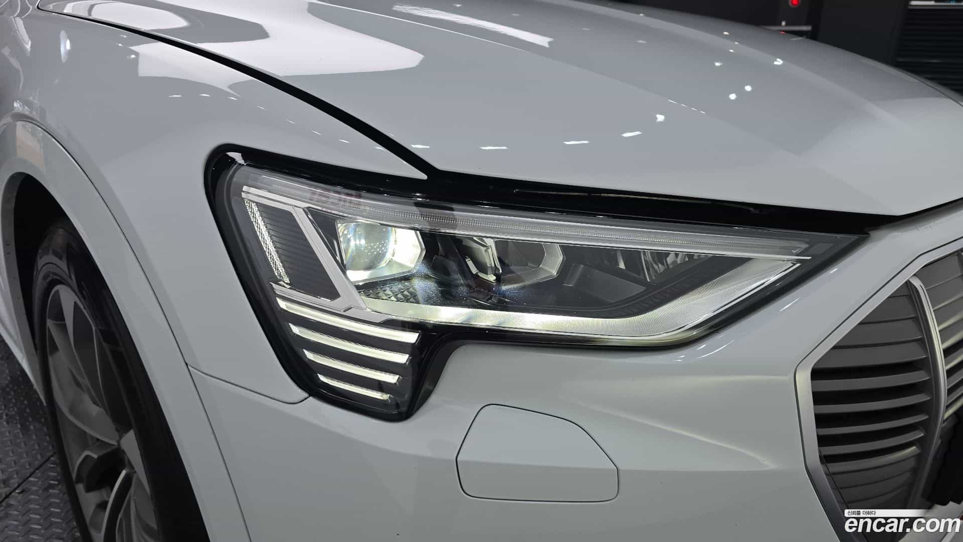 e-tron Audi 2021.10-OUTER-032