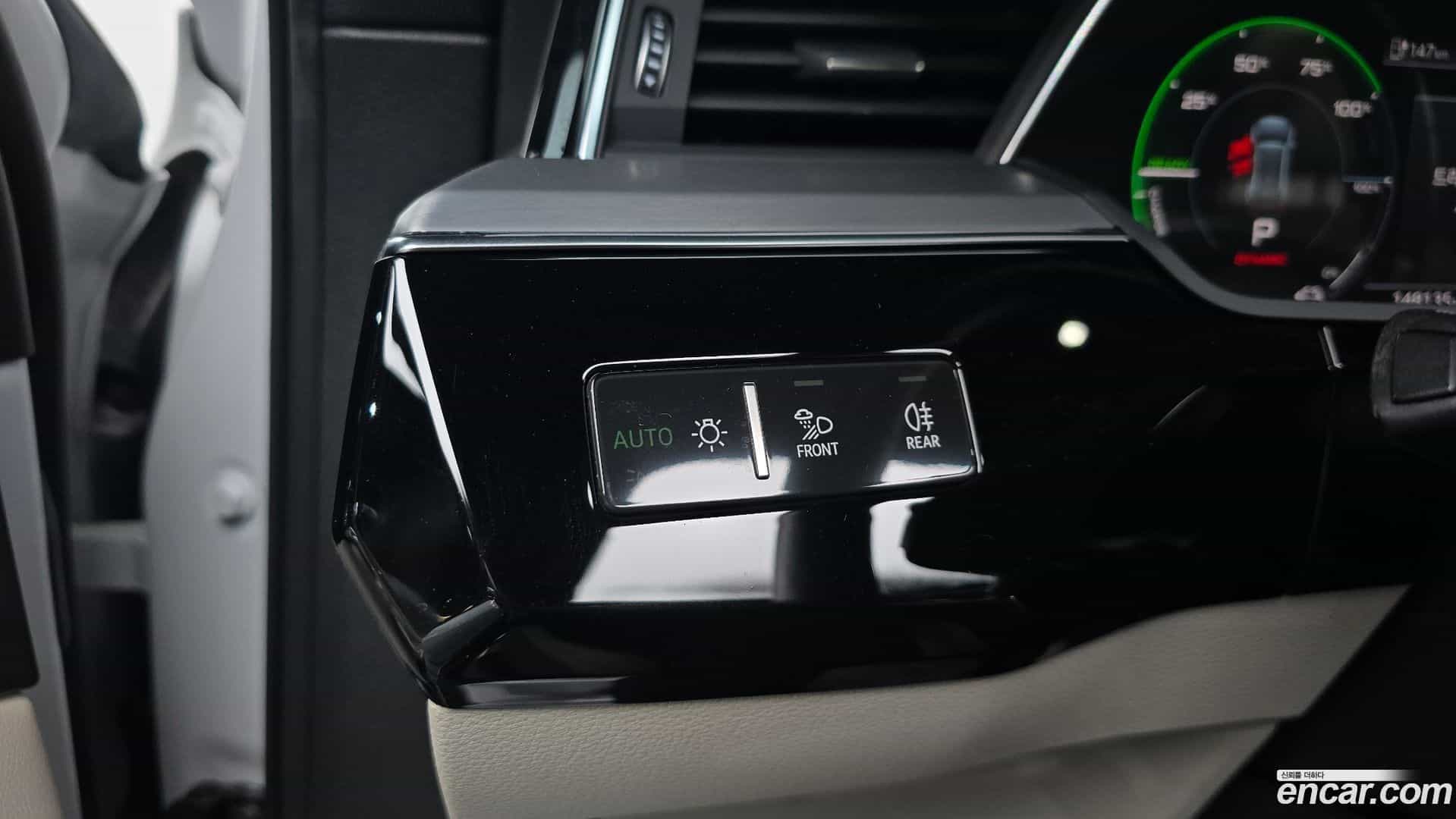 e-tron Audi 2021.10-OPTION-040
