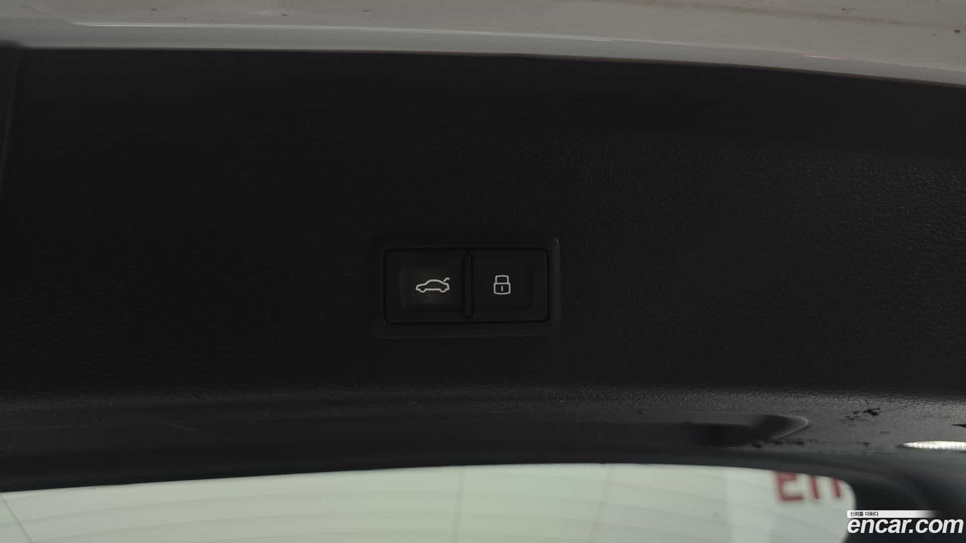e-tron Audi 2021.10-OPTION-051