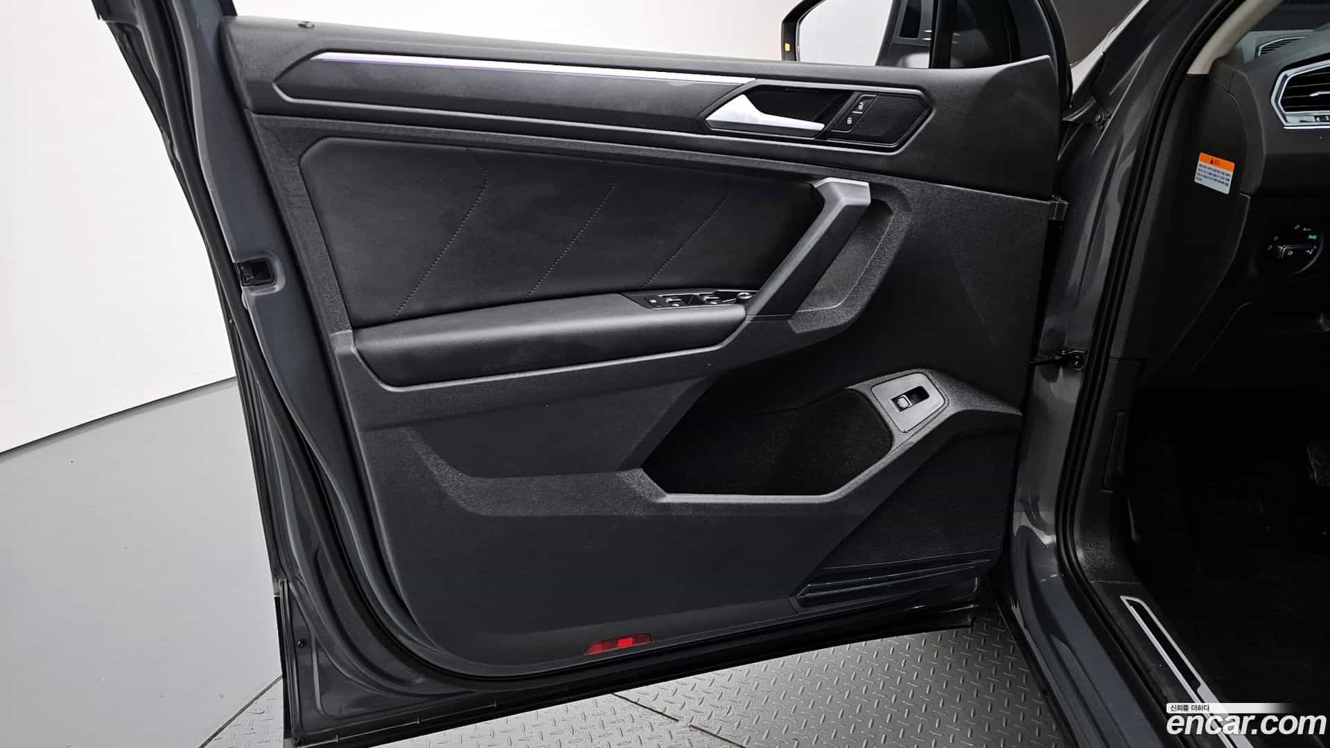 Tiguan Volkswagen 2021.7-INNER-034