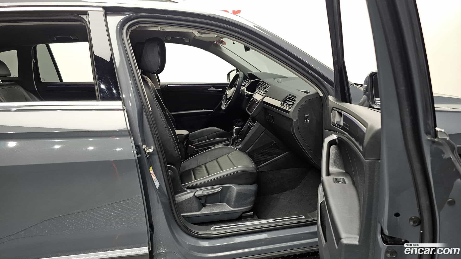 Tiguan Volkswagen 2021.7-INNER-036