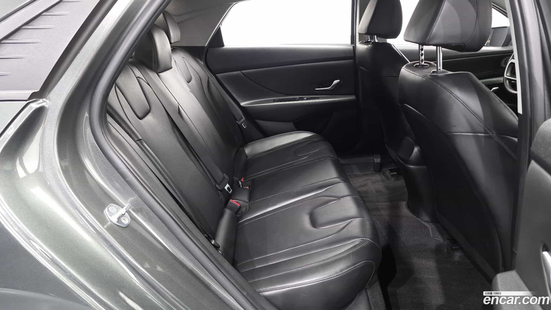 AVANTE Hyundai 2022.5-OPTION-016