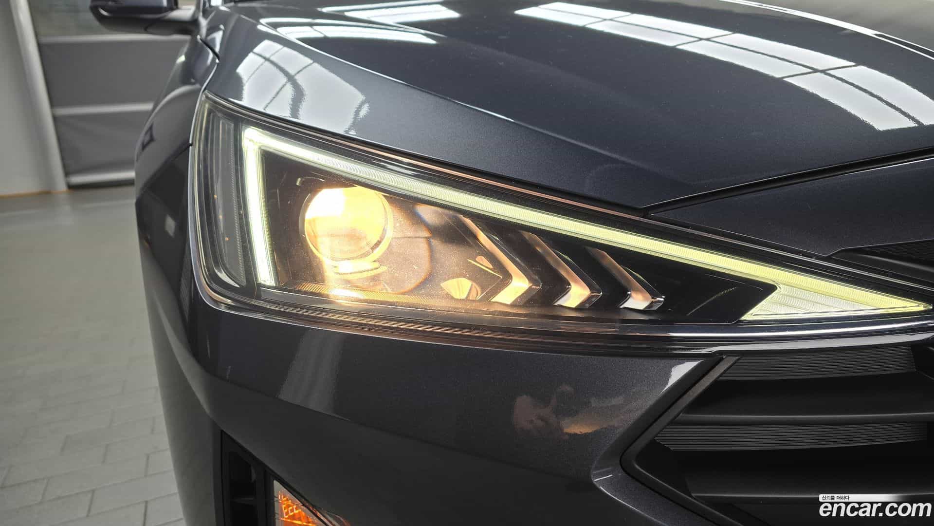 AVANTE Hyundai 2018.10-OUTER-032