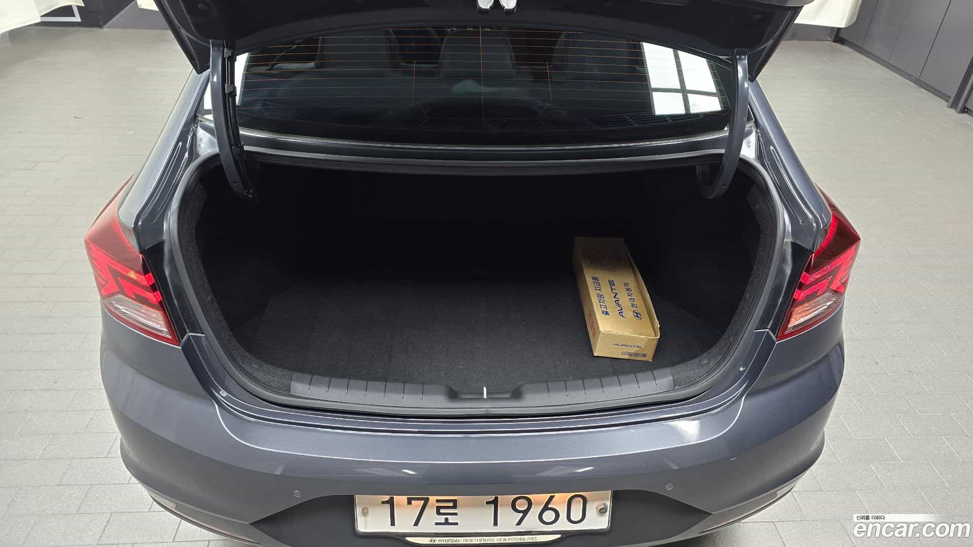 AVANTE Hyundai 2018.10-OPTION-040