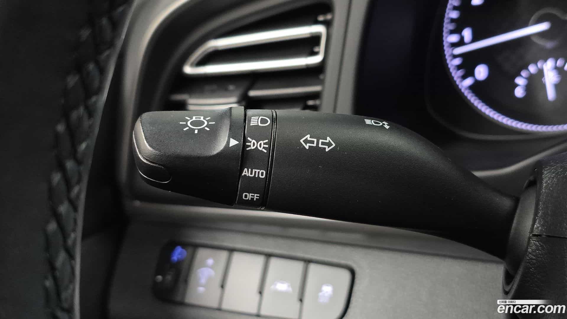 AVANTE Hyundai 2018.10-OPTION-041