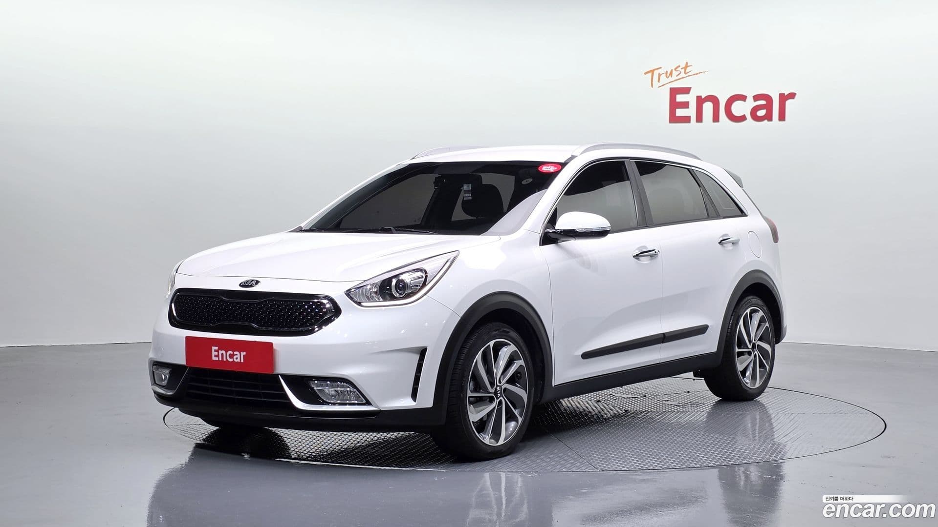 Main__Slider__Photo:Niro Kia 2018.9-0